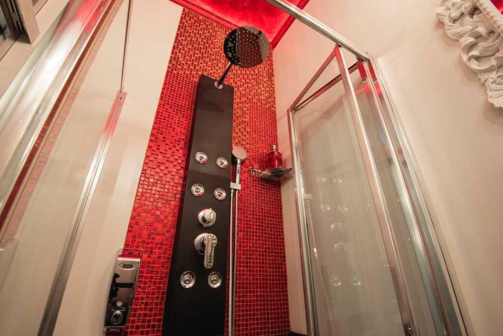 Jacuzzi Love Suitesweetrome Exterior photo